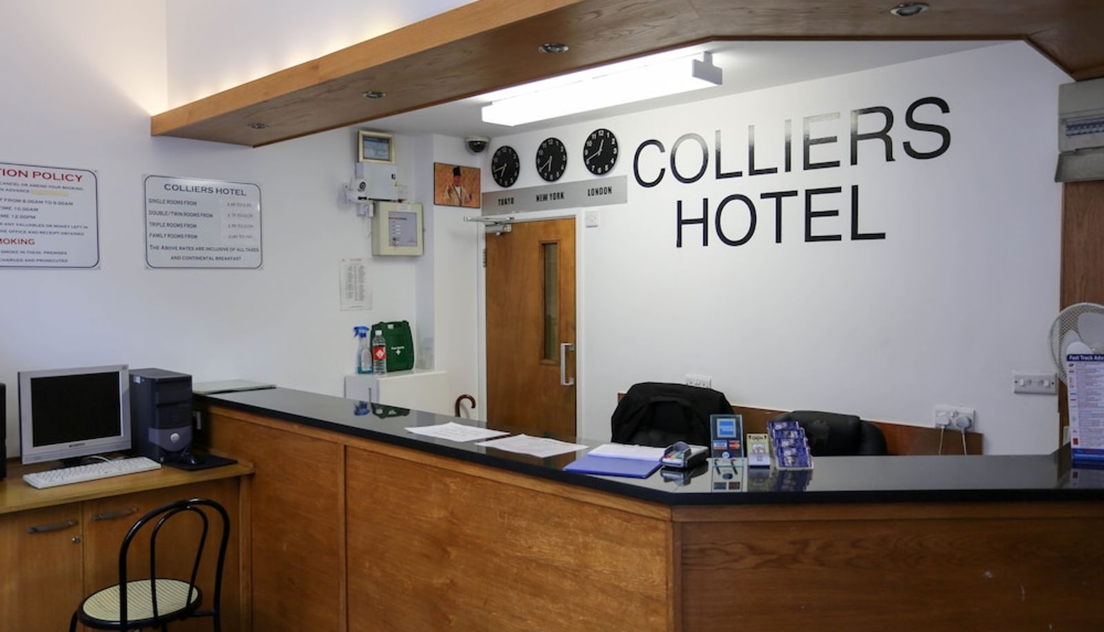 Reception - Colliers Hotel