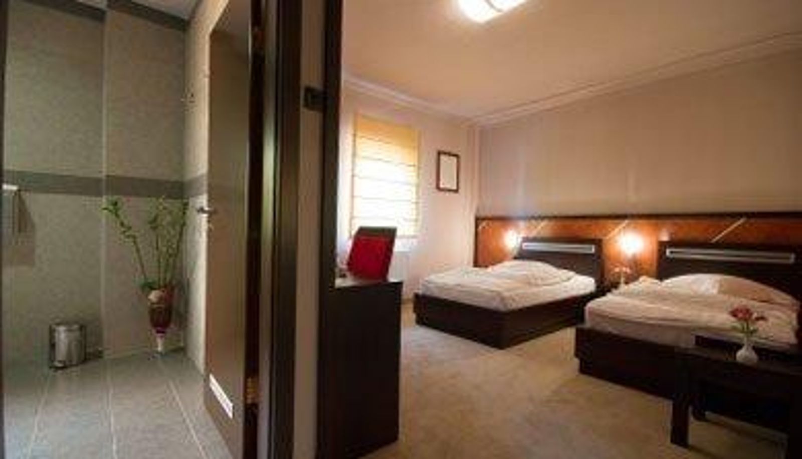 Camera - Alexander Thomson Hotel