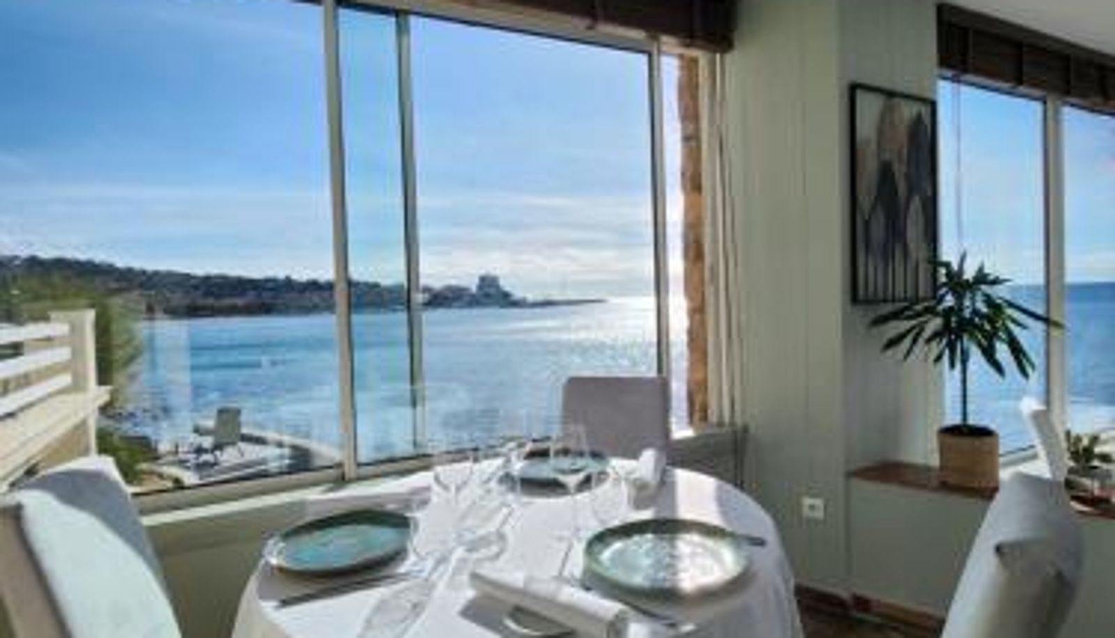 Salle de petit-déjeuner dans le restaurant - La Belle Aurore Chateaux & Hotels Collection