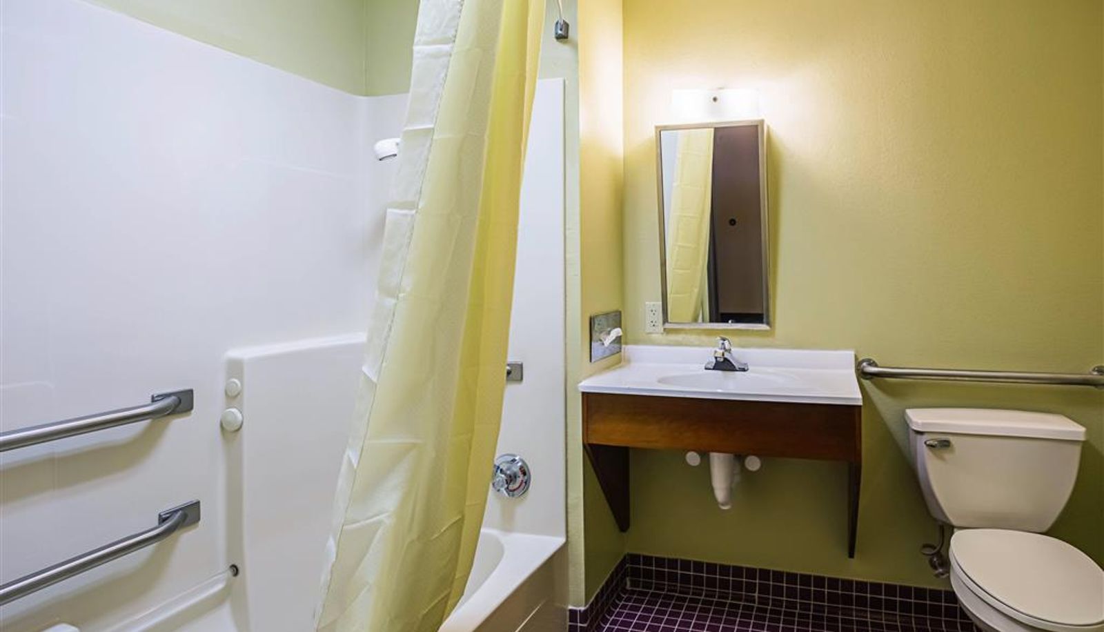 Room - Econo Lodge Inn & Suites Ripley