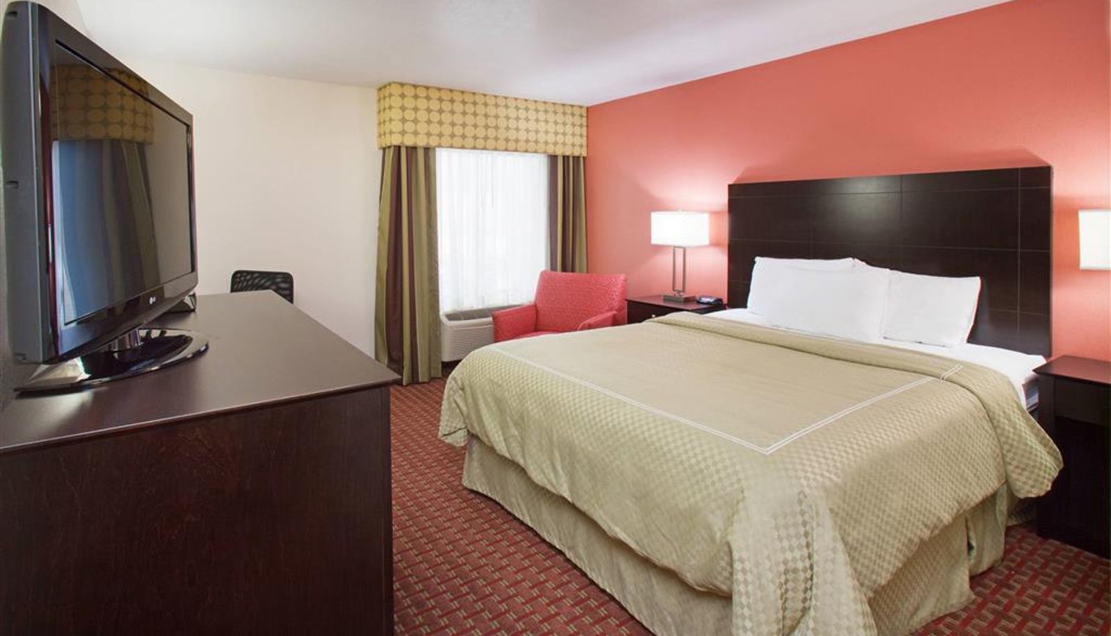 Room - AmericInn by Wyndham Johnston Des Moines