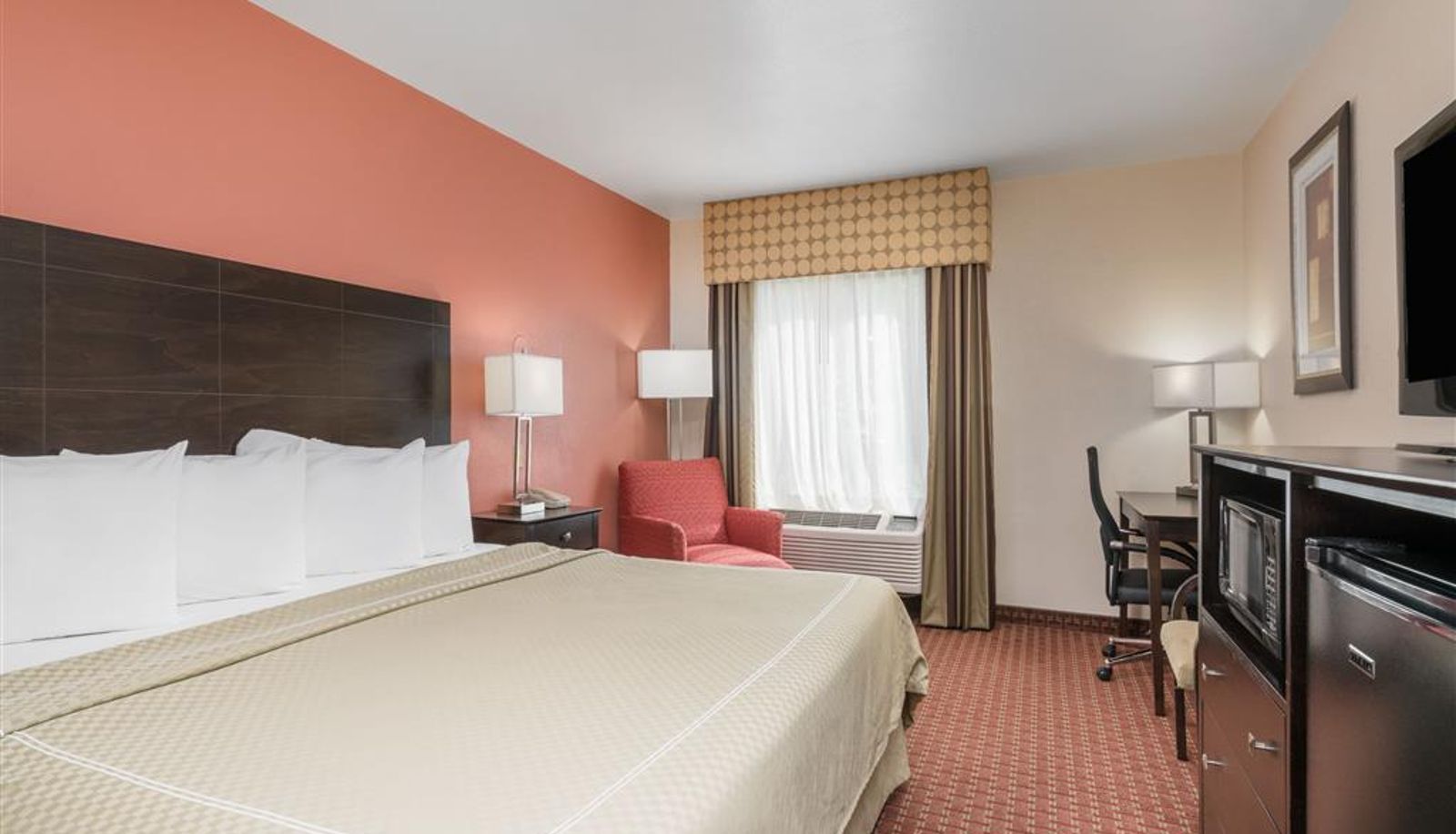 Room - AmericInn by Wyndham Johnston Des Moines