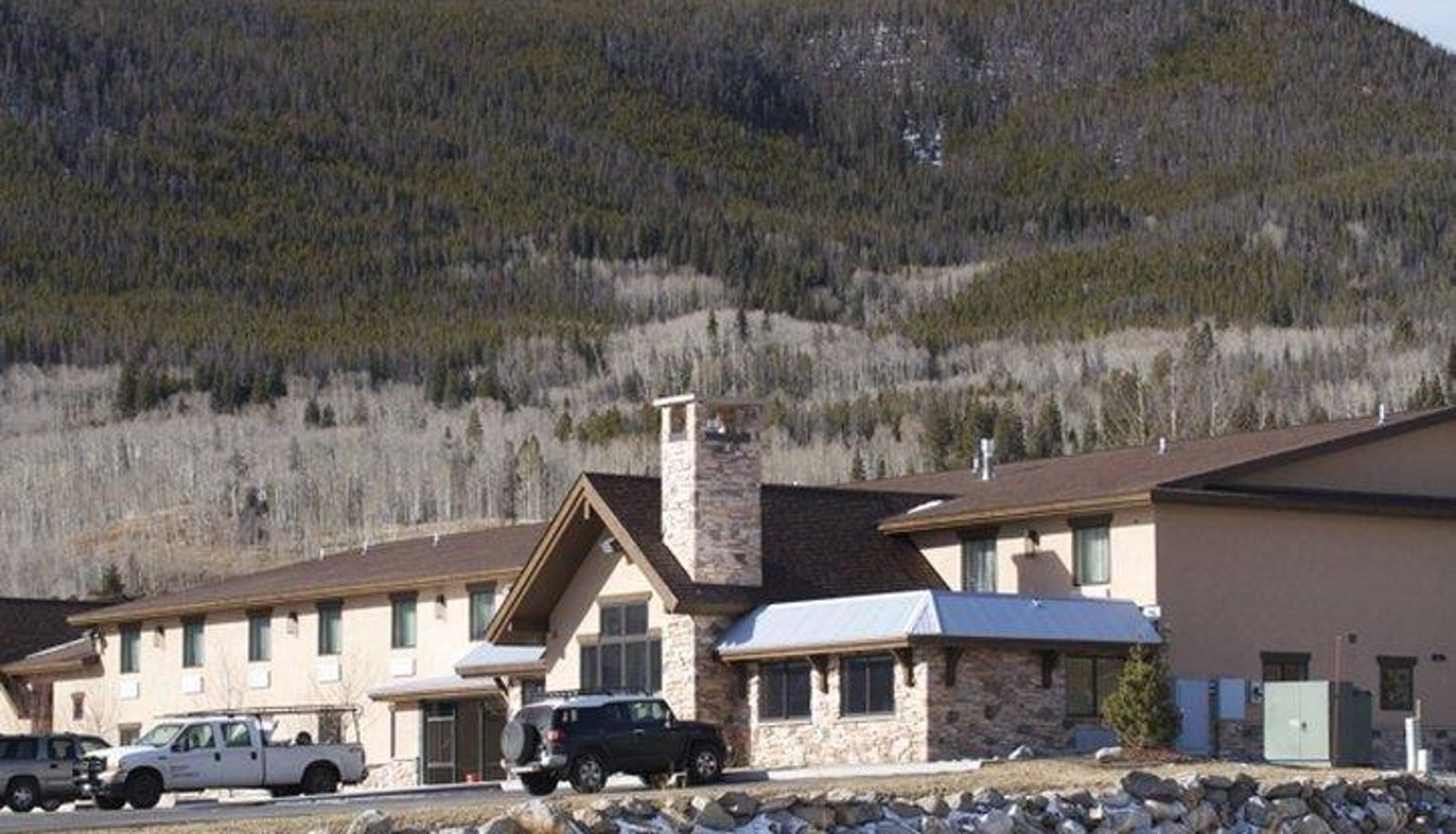 Exterior view - ALPINE INN