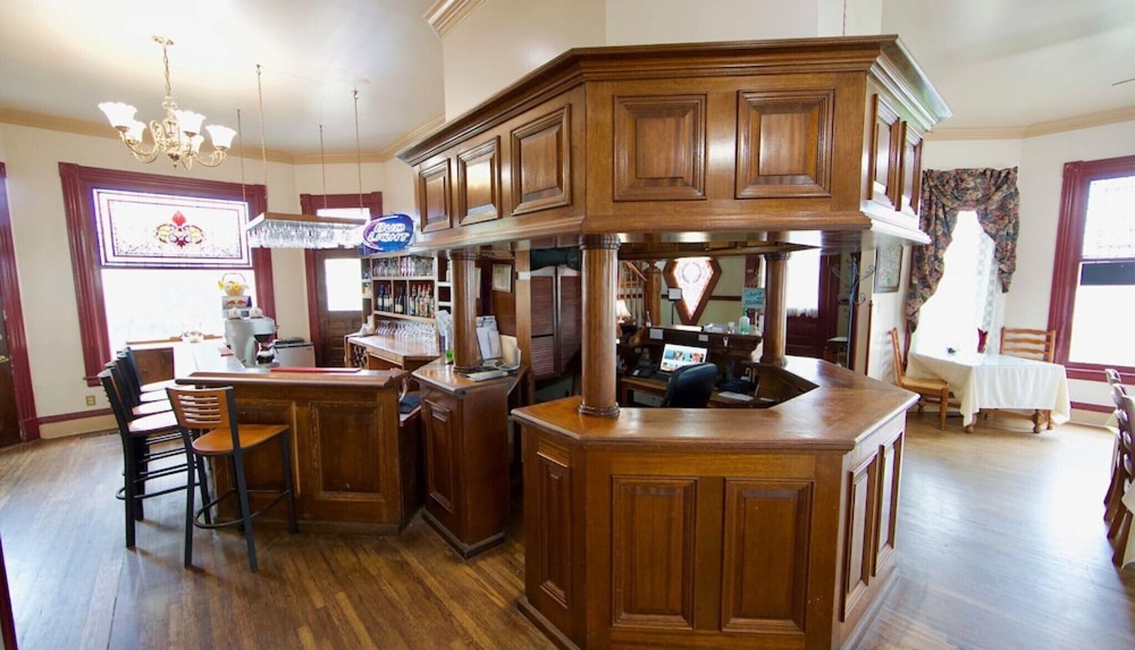 Salón - Irwin Street Inn
