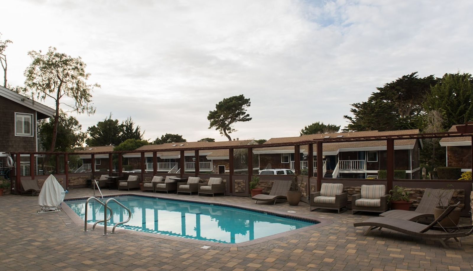 Pool - Lighthouse Lodge And Cottages