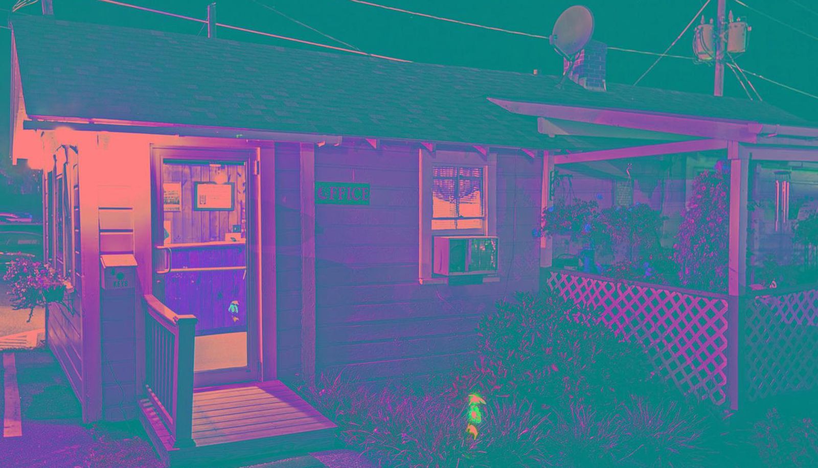 Hall - LAMIES INN AND TAVERN