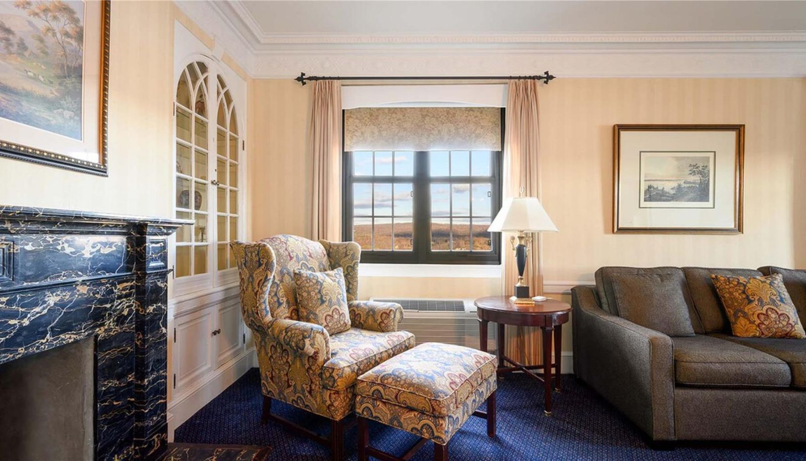 Suite - The Historic Thayer Hotel