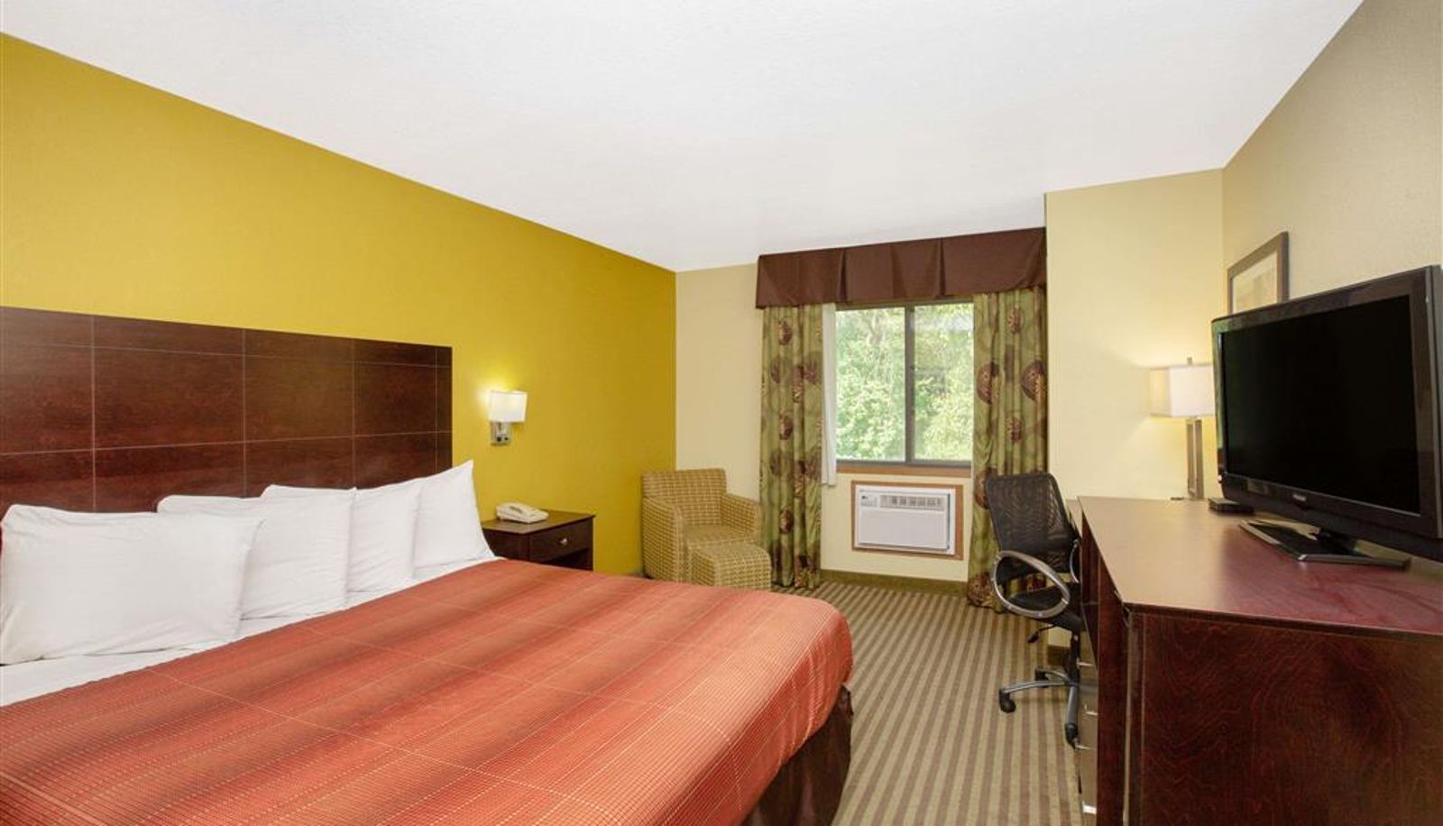 Zimmer - AmericInn by Wyndham Council Bluffs
