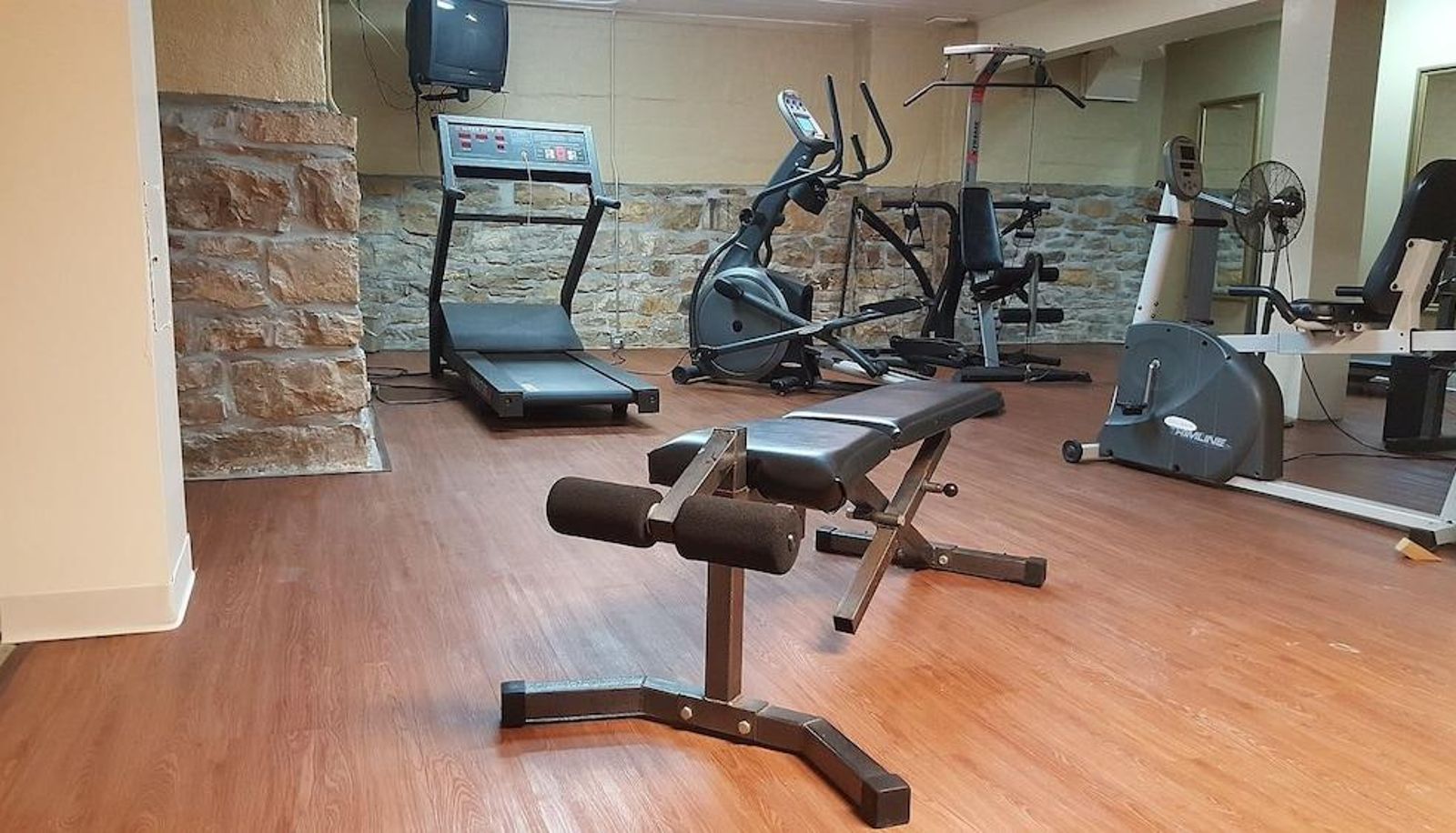 Gimnasio - Senate Luxury Suites