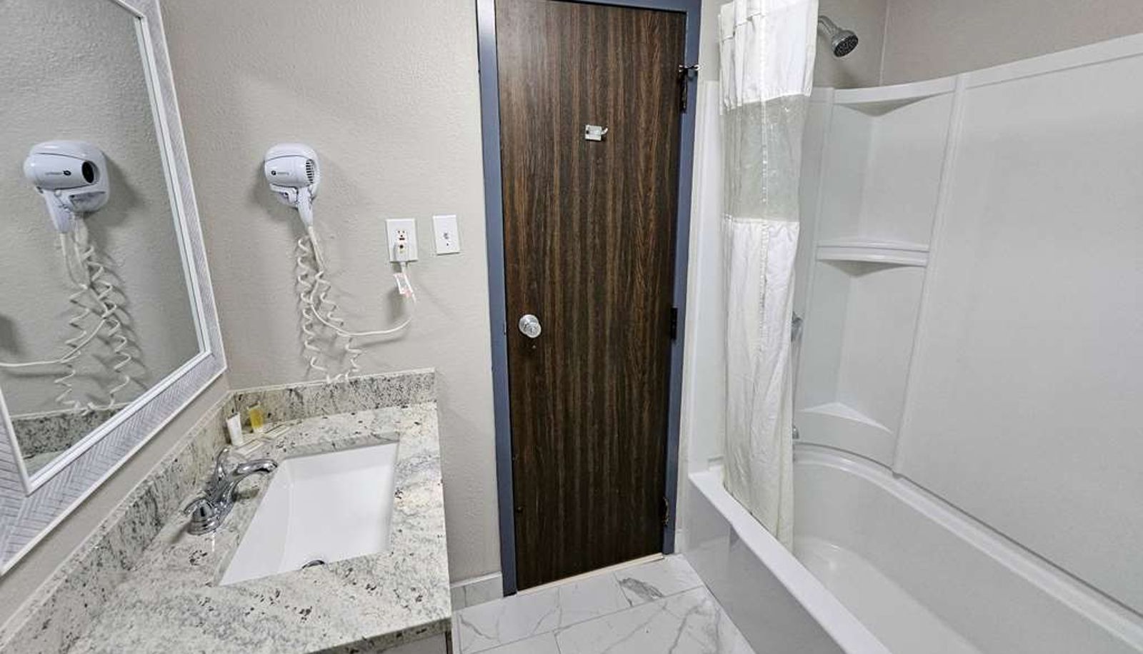 Room - Days Inn by Wyndham Berlin Meriden