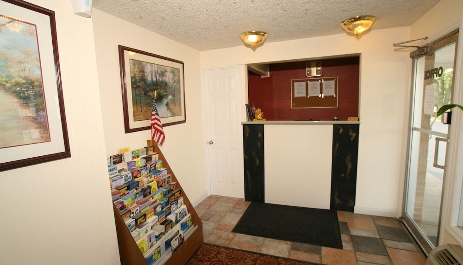 Hall - Budget Inn - Syracuse Airport