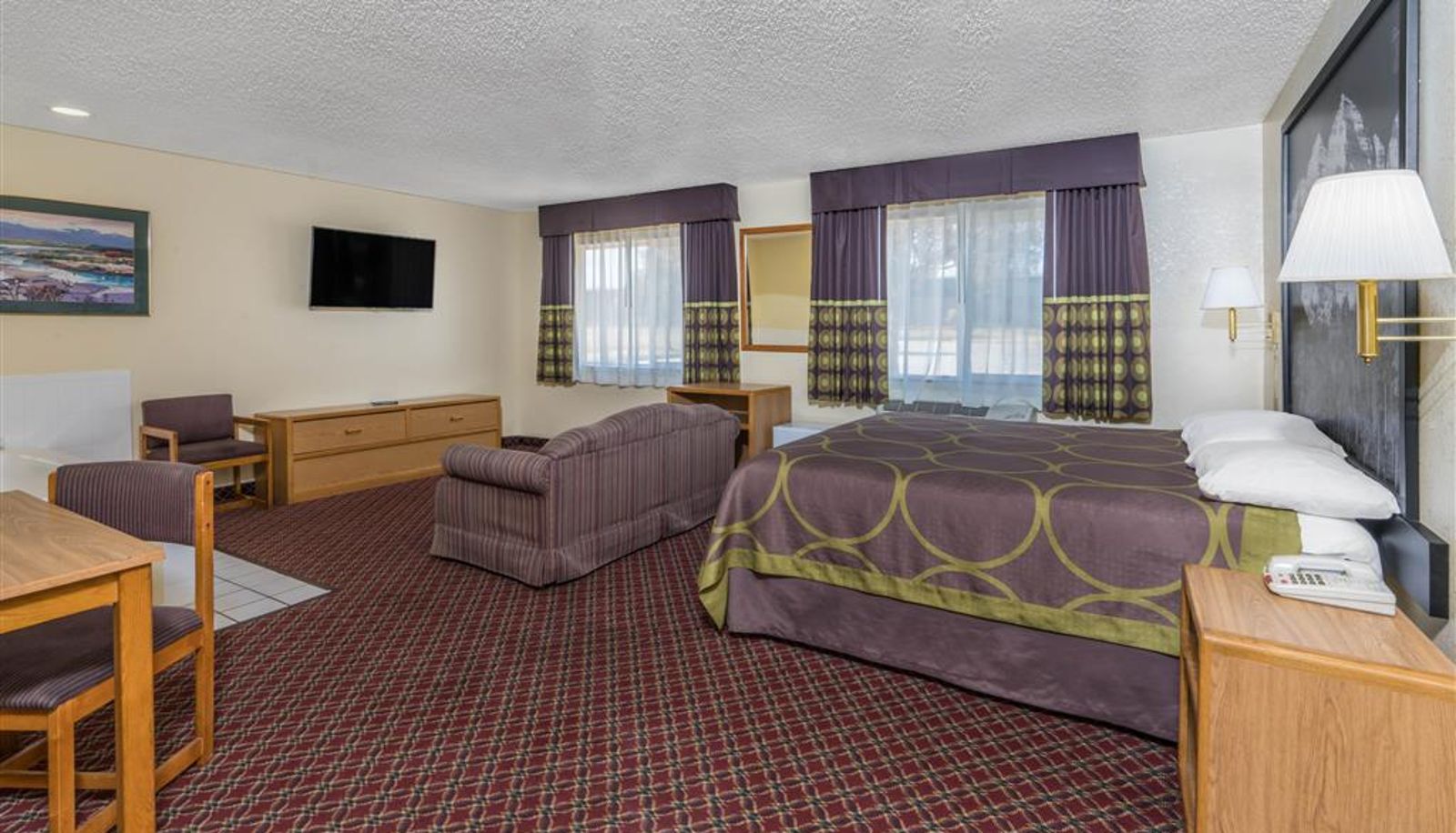 Suite - Super 8 by Wyndham Fountain