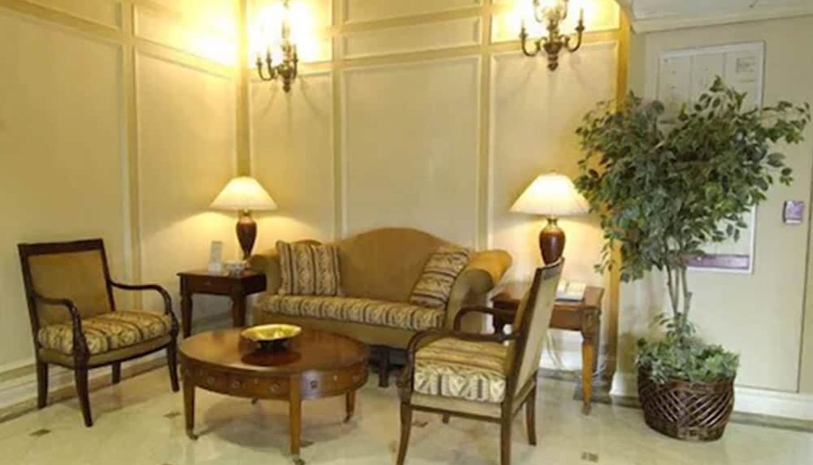 Hall - Rockville Centre Inn