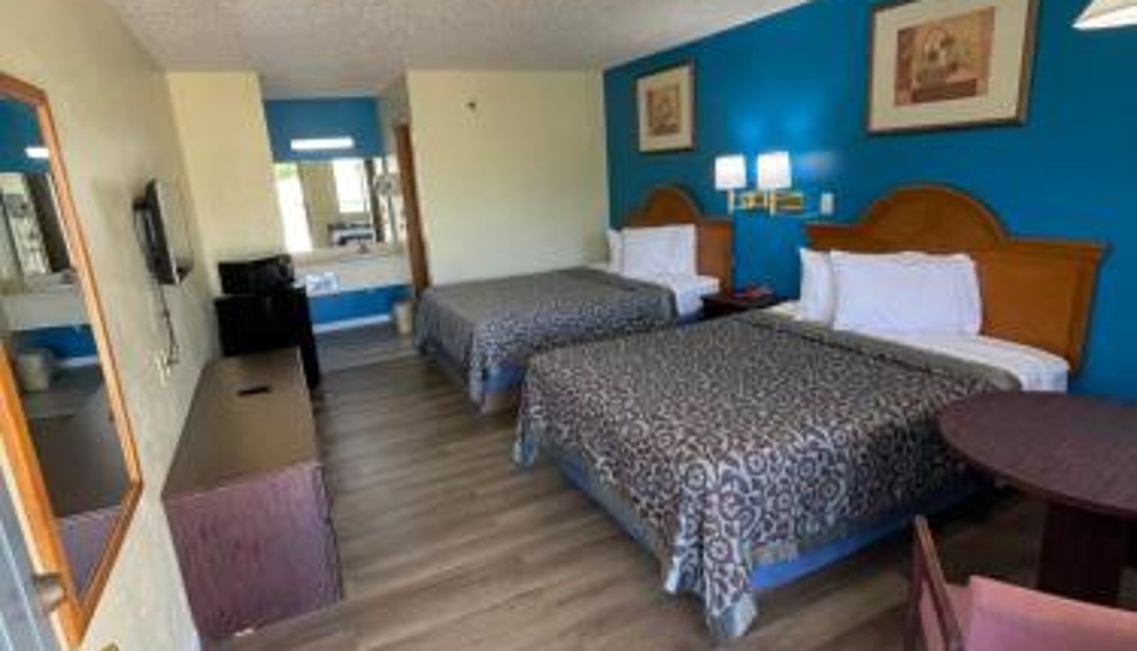 Room - Executive Inn
