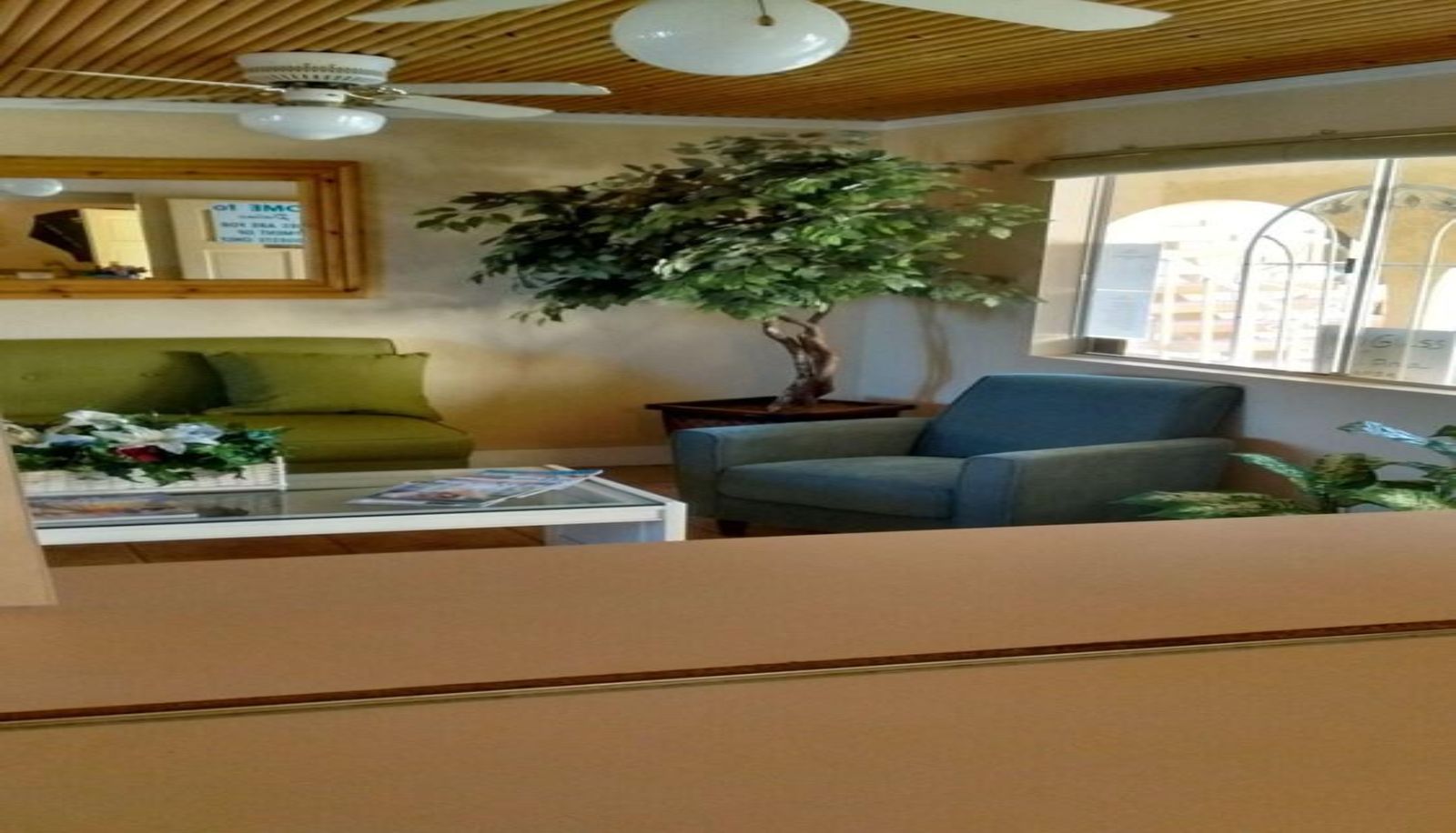 Hotel interior - Hidden Palms Resort and Condominiums