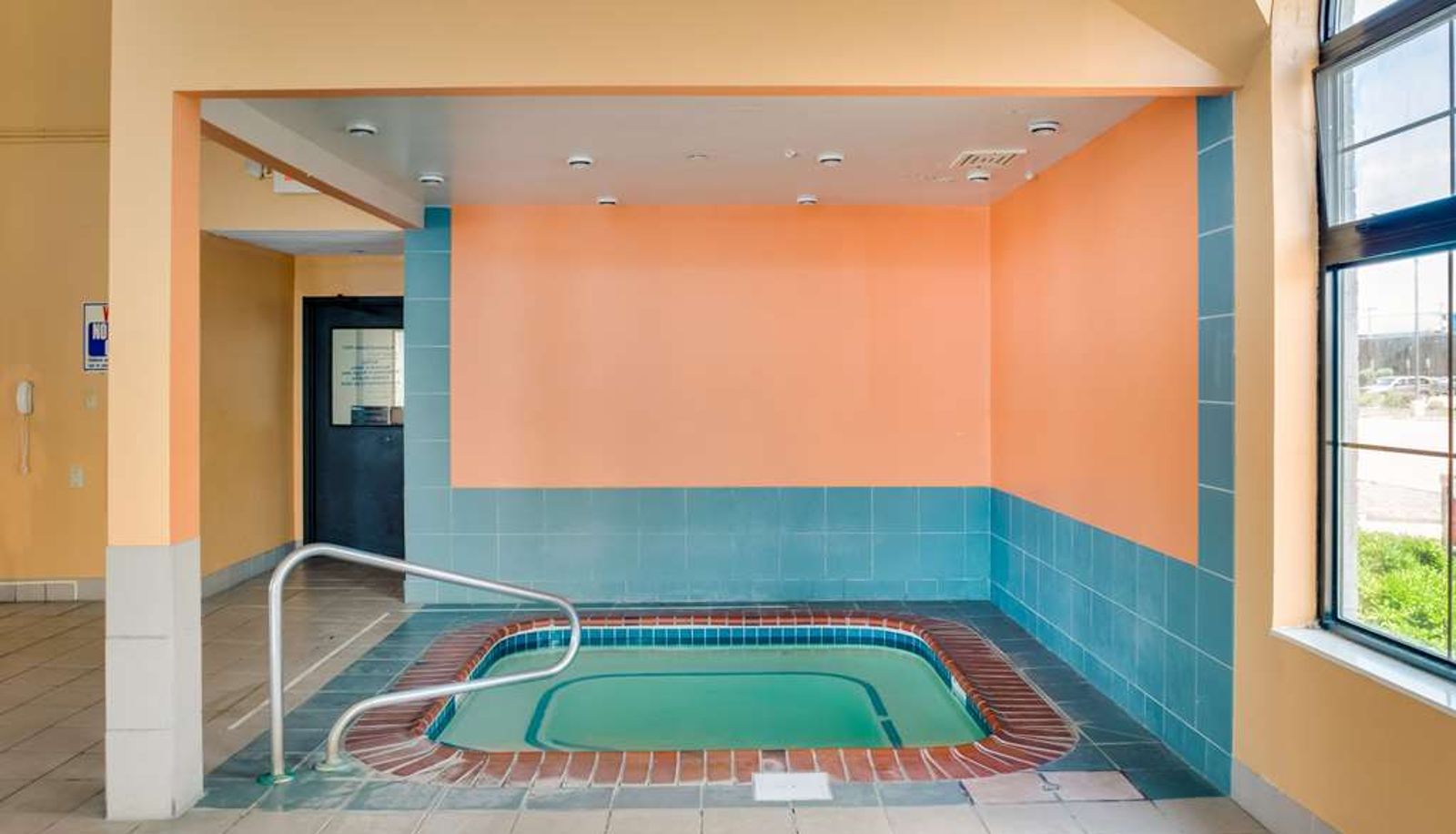 Pool - IN MOTEL 6 RICHMOND