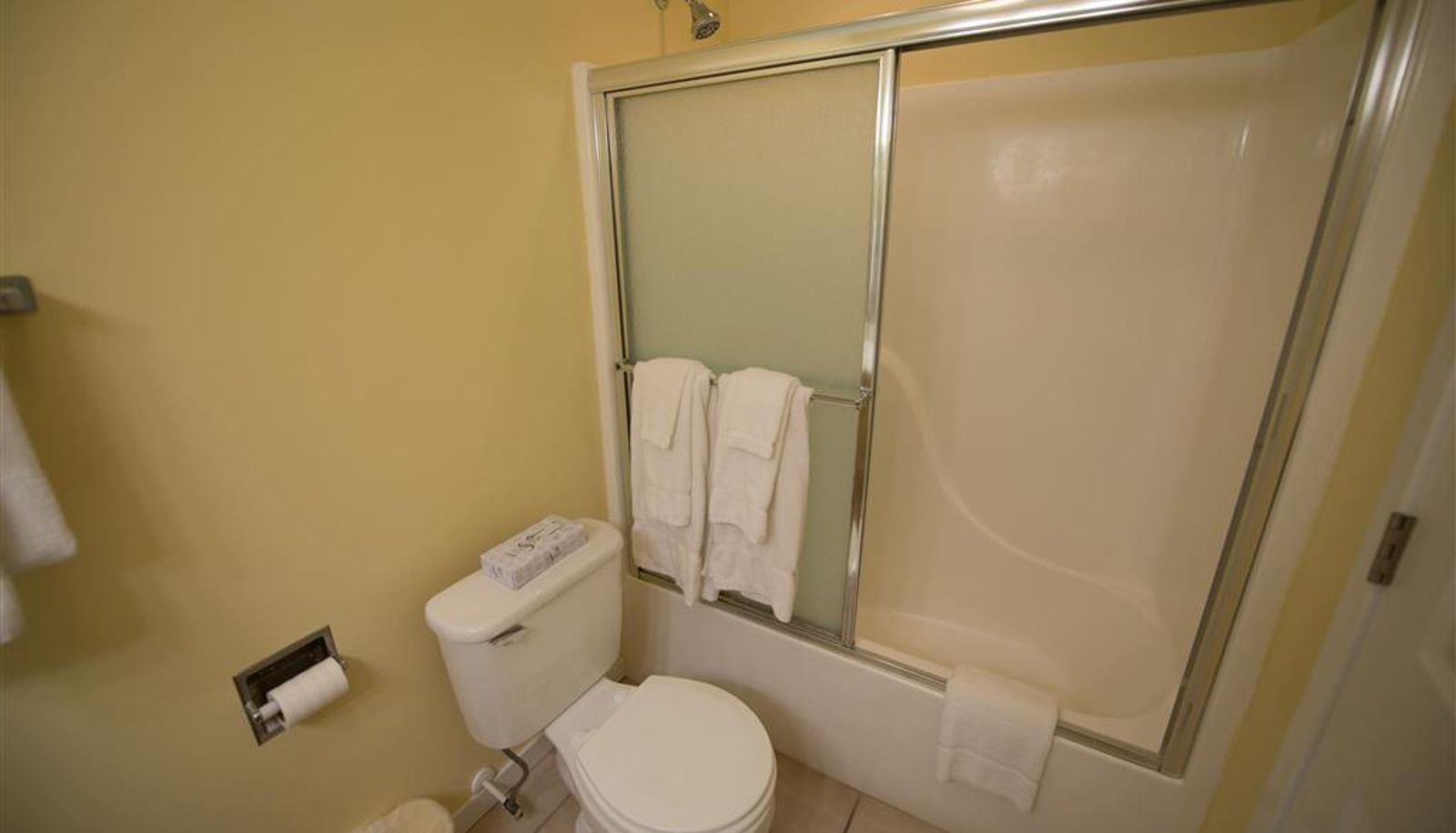 Camera - a Ramada by Wyndham Atlantic Beach Resort