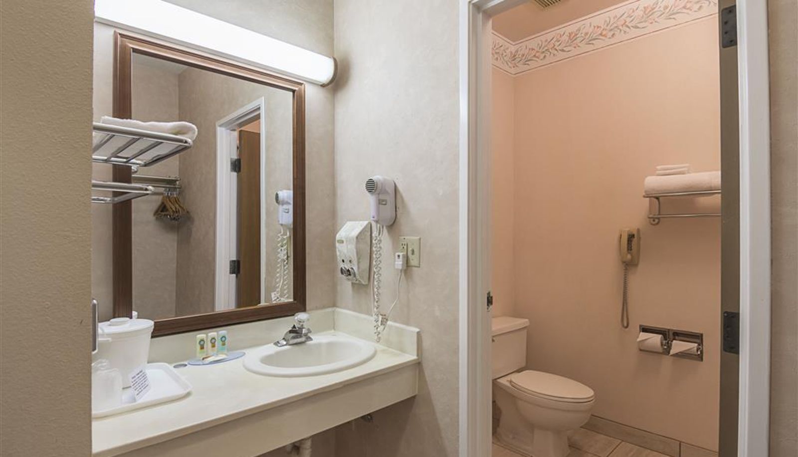 Zimmer - Quality Inn Fresno Yosemite Airport