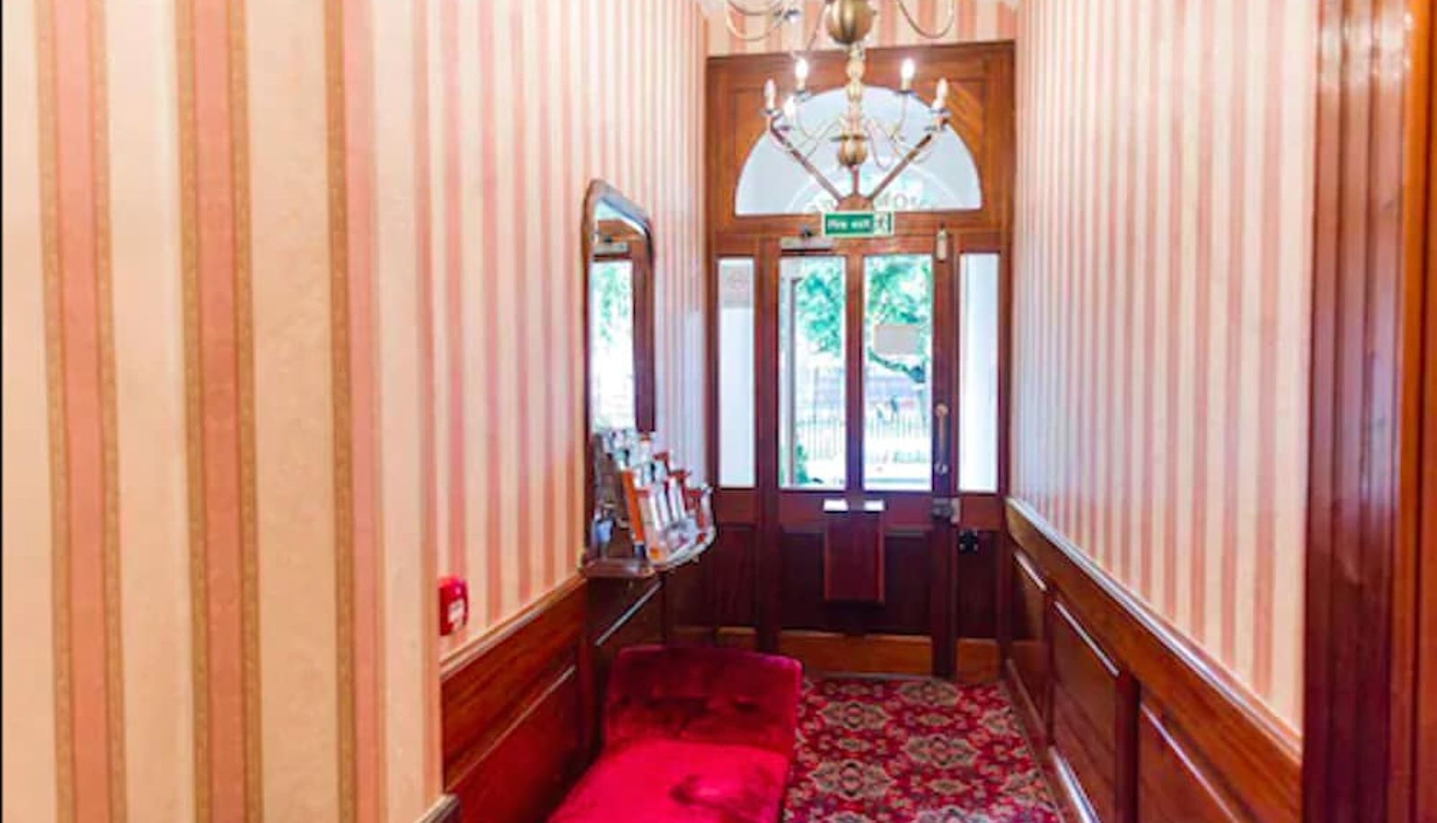 Hall - Avonmore Hotel Cartwright Gardens