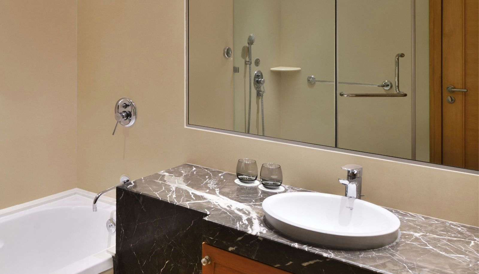 Zimmer - Courtyard by Marriott Chennai