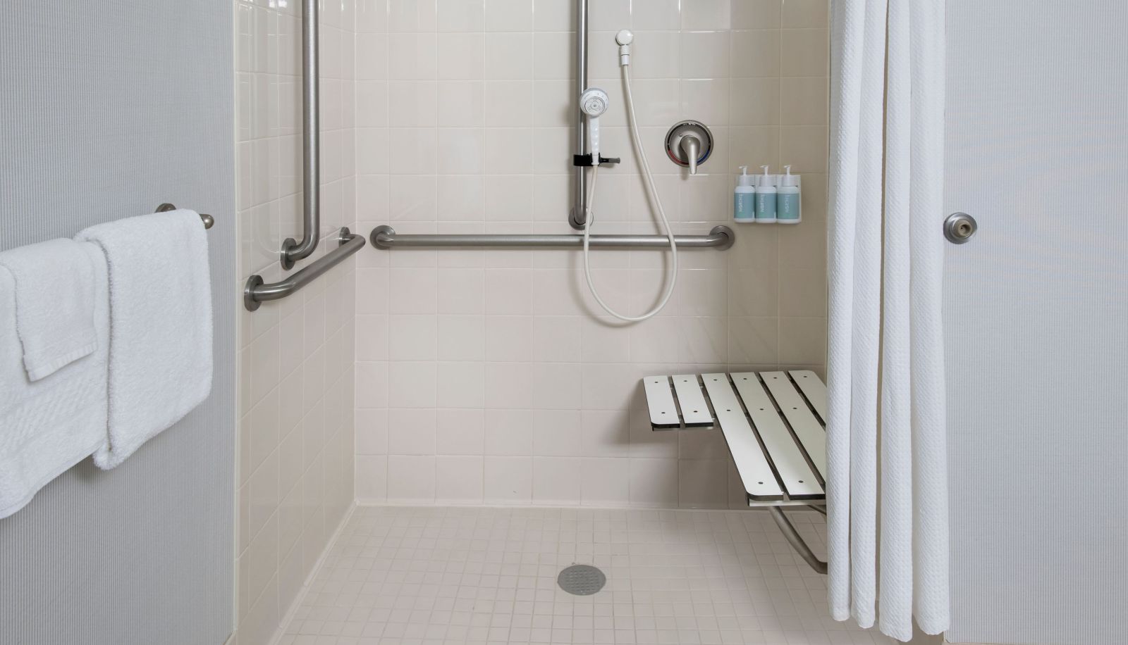 Room - Courtyard by Marriott Gaithersburg Washingtonian Center
