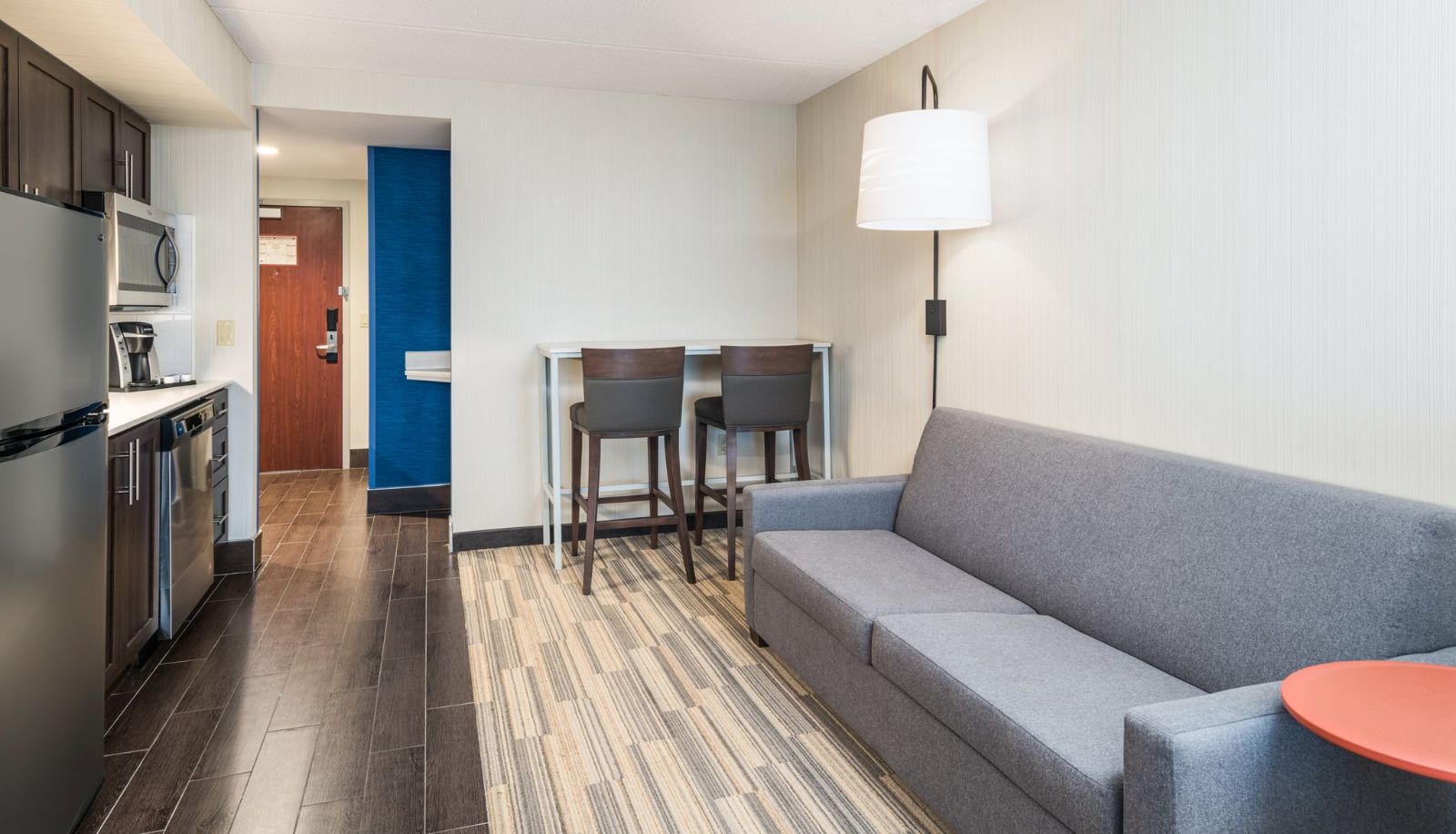 Zimmer - Holiday Inn Express & Suites MILTON by IHG