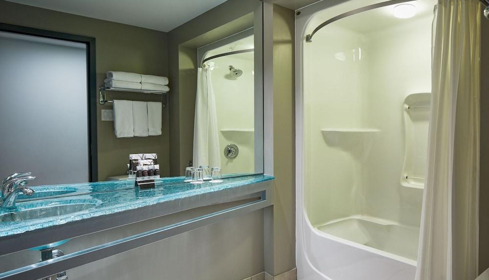 Superior room (double) - Inn at the Forks