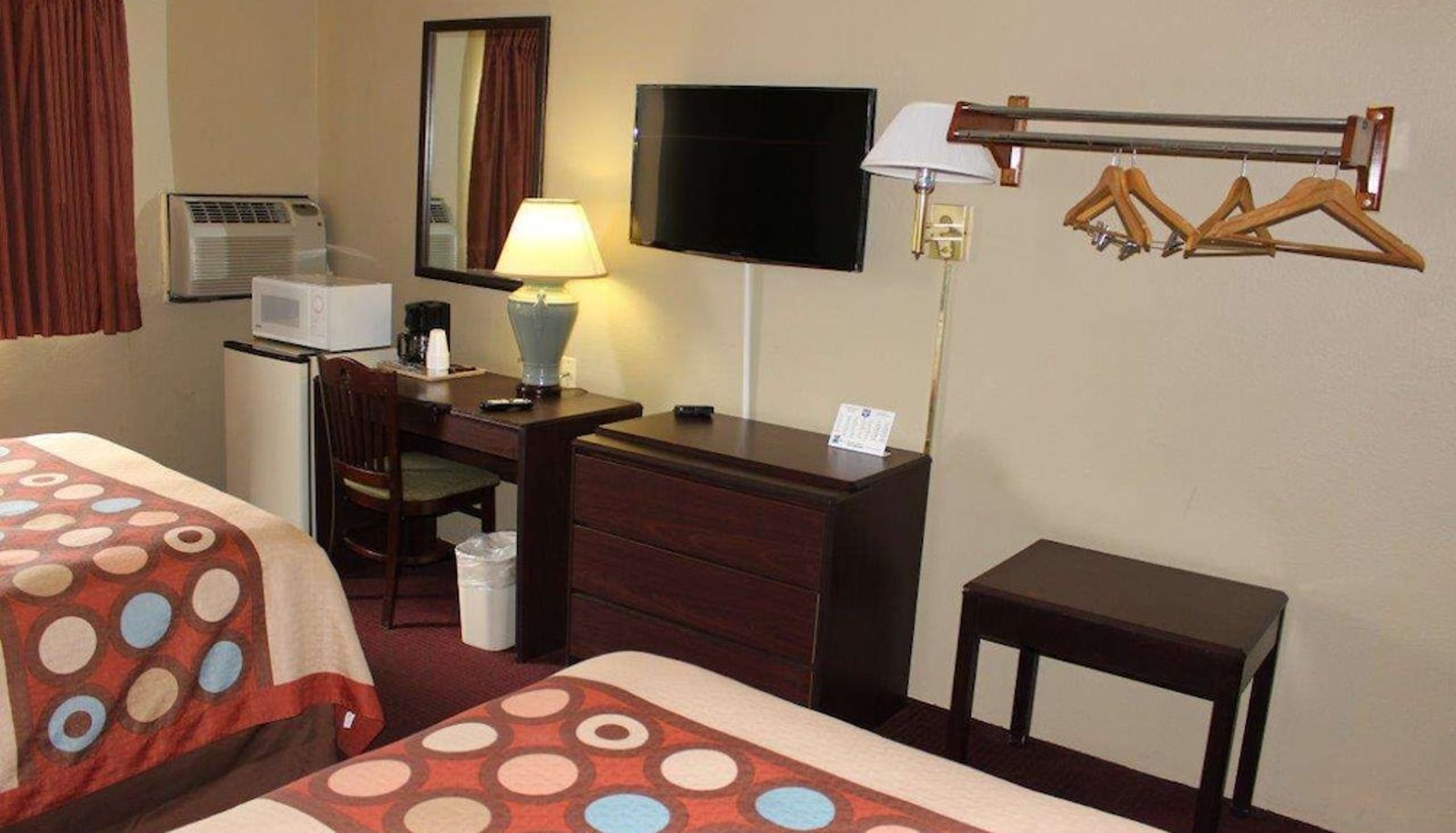 Standard room - Knights Inn Albany