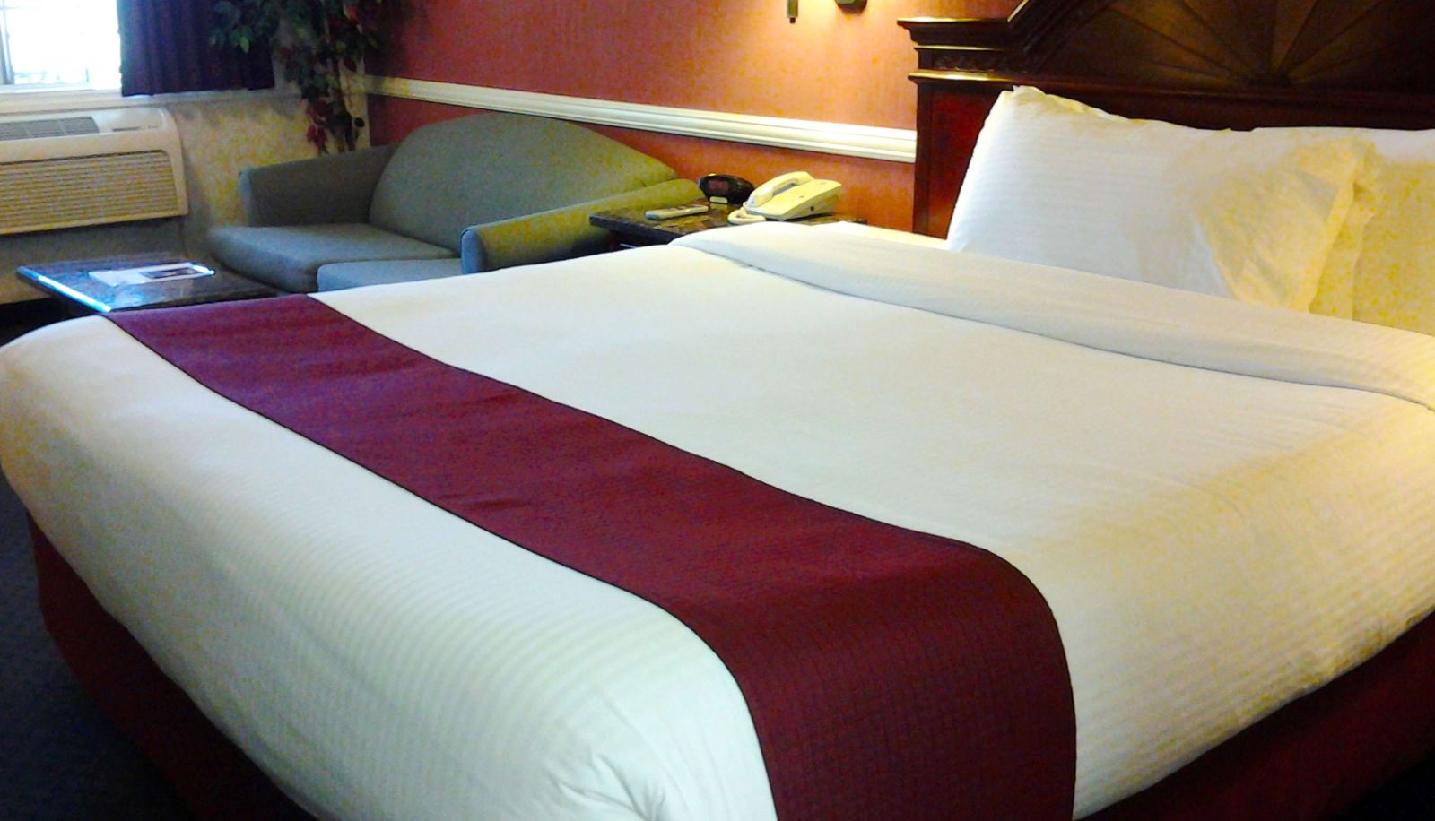 Zimmer - Dynasty Suites Hotel Riverside