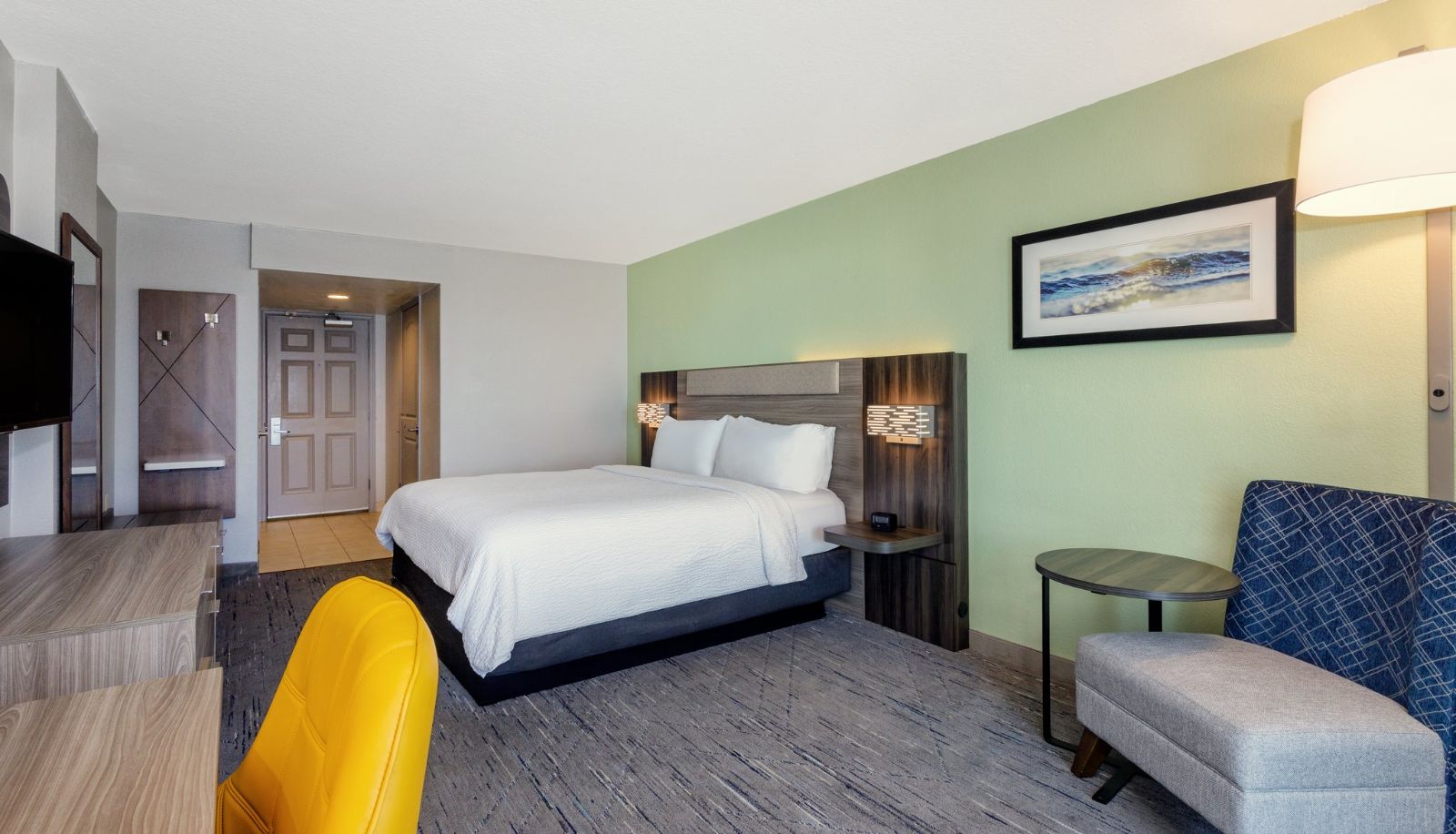 Room - Holiday Inn Express & Suites OCEANFRONT DAYTONA BCH SHORES by IHG