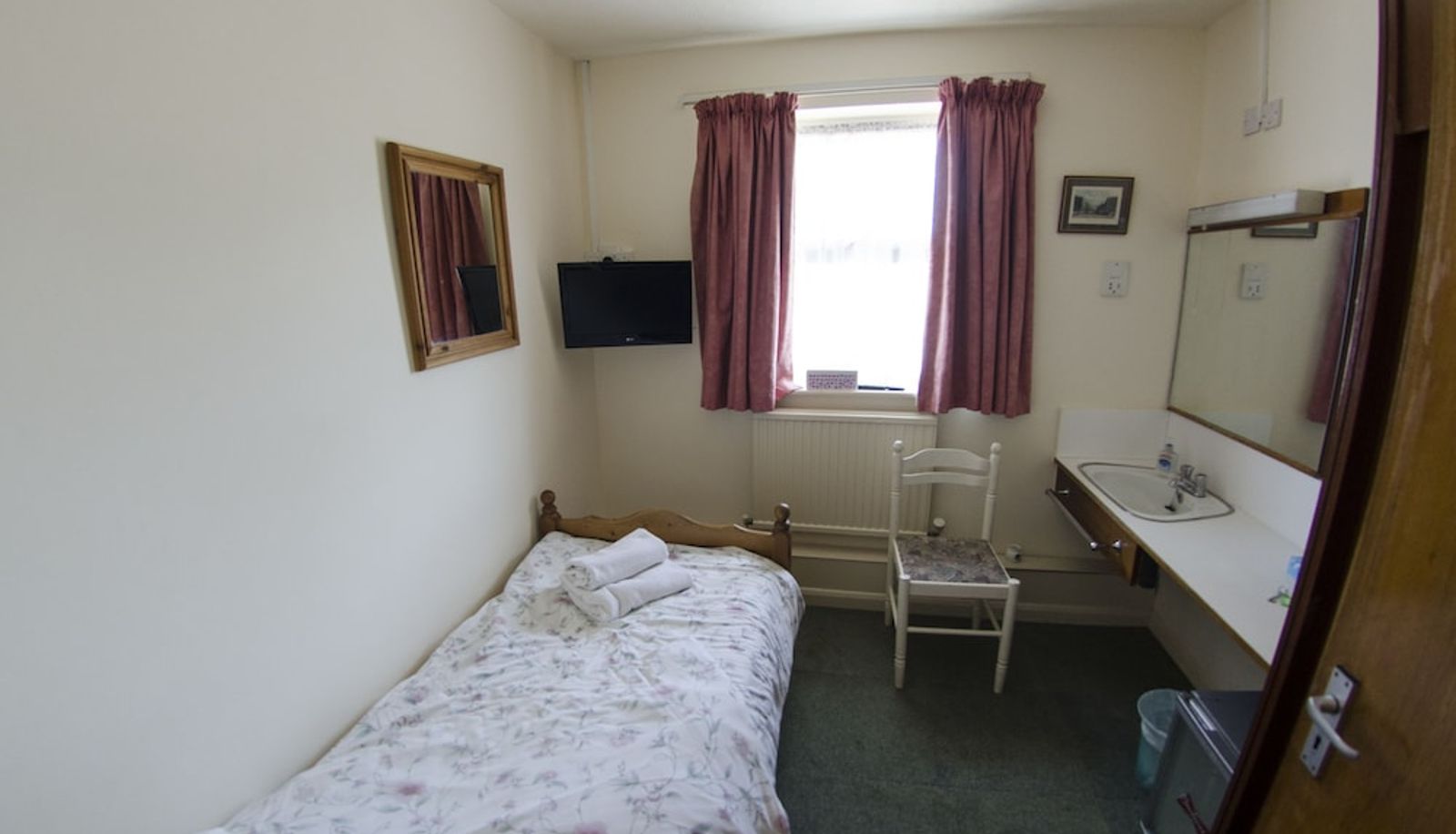 Budget room (single) - Oakwood B&B Heathrow