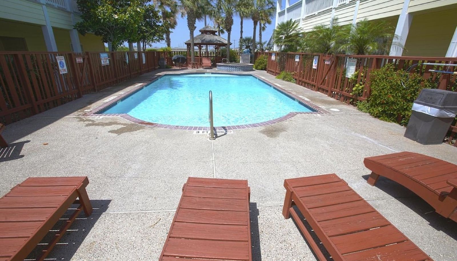 Piscine - Plantation Suites & Conference Center
