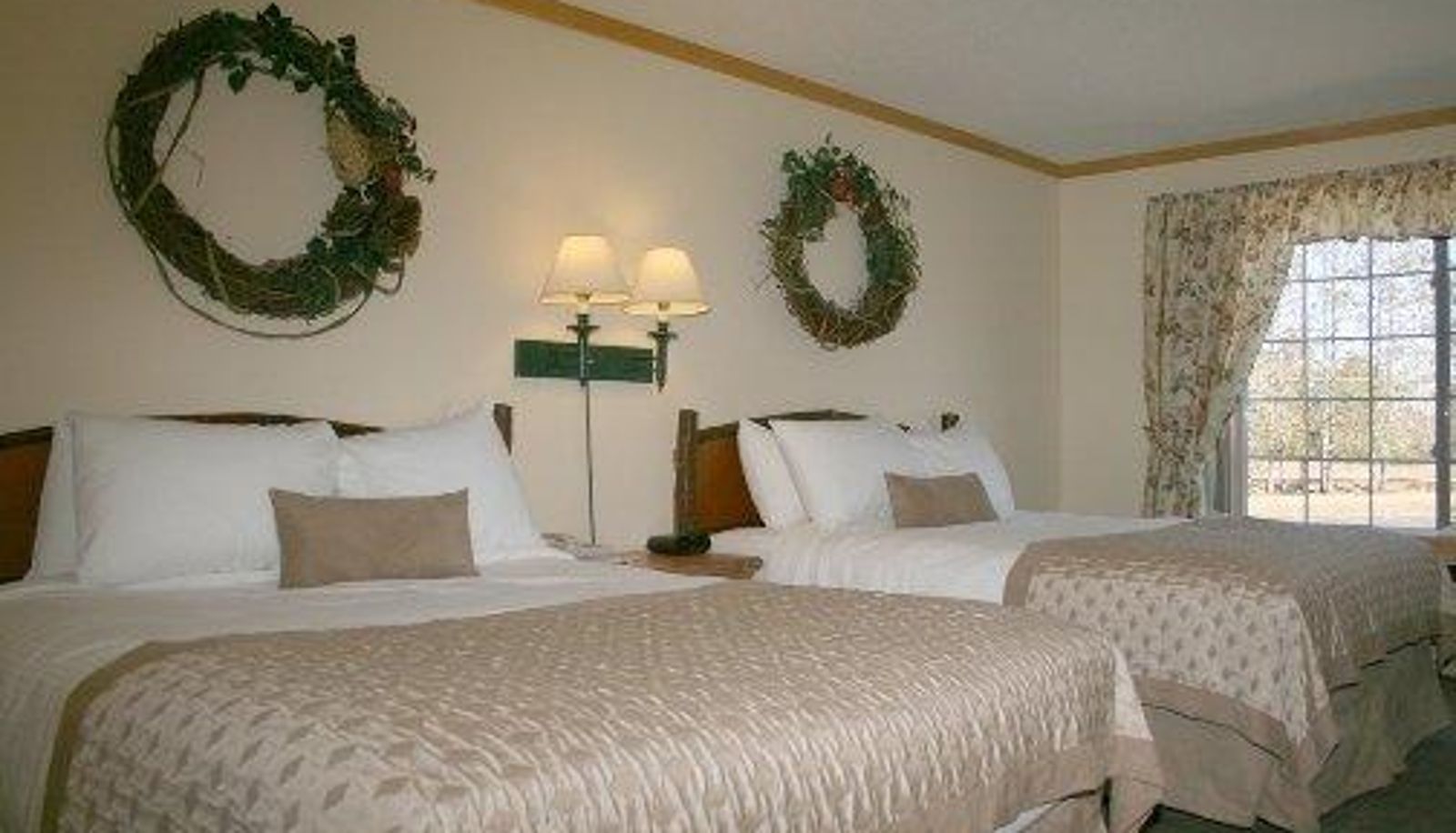 Zimmer - FLAT CREEK INN AND SUITES