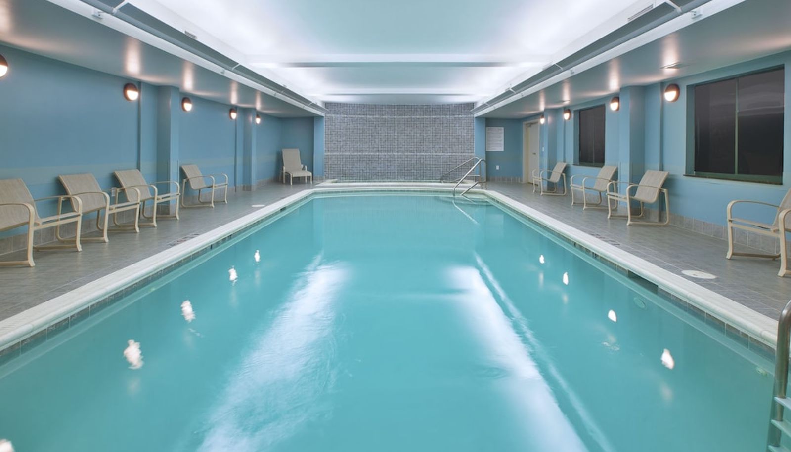 Pool - Holiday Inn Express & Suites ROCHESTER-VICTOR by IHG