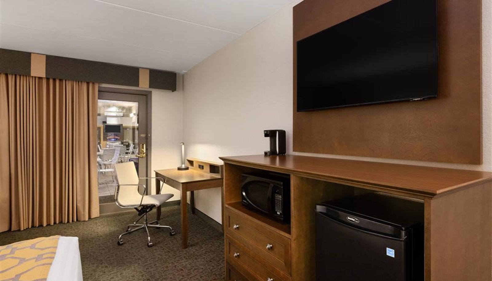 Camera - Baymont by Wyndham Shakopee
