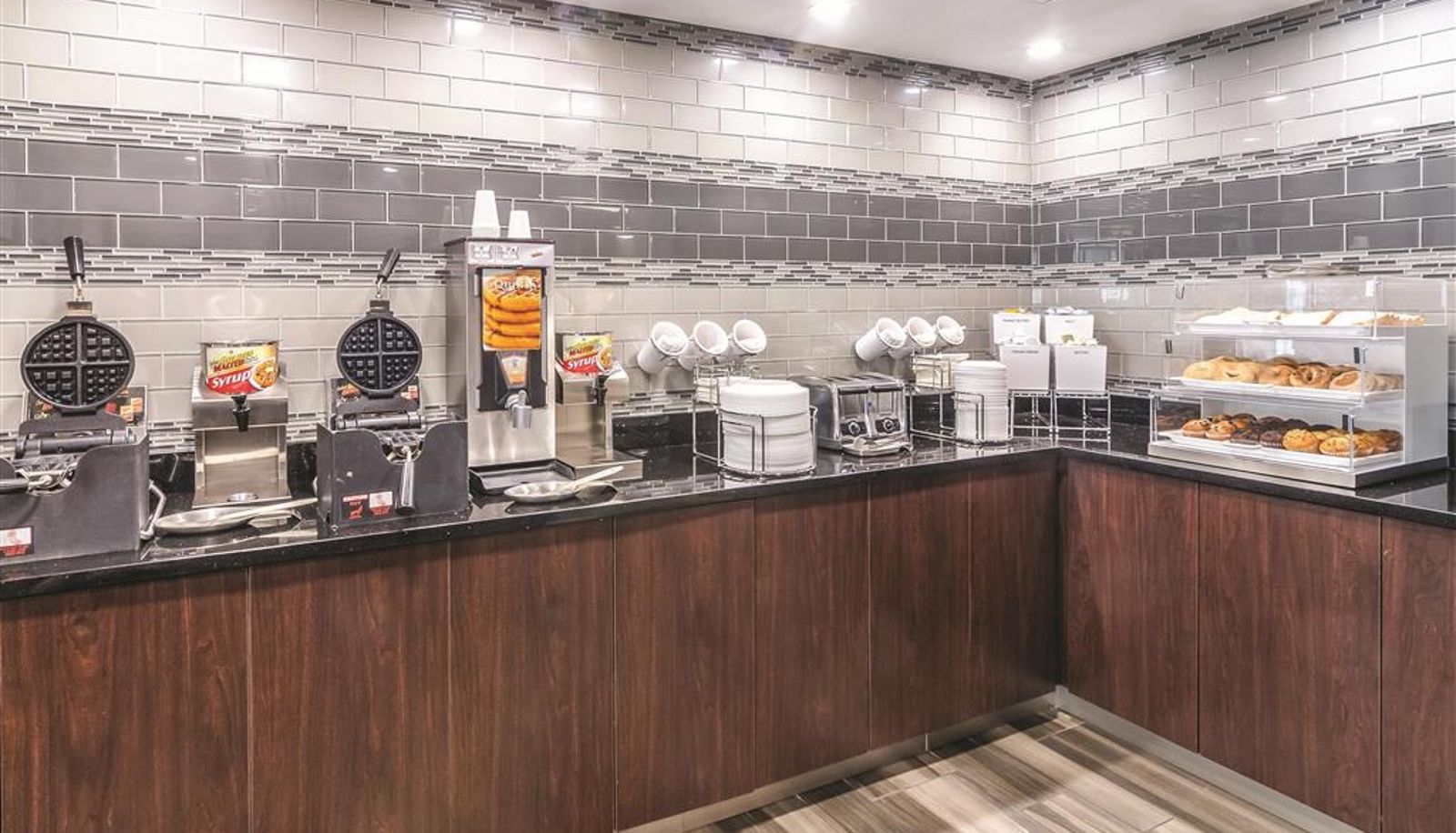 Interior view - La Quinta Inn & Suites by Wyndham Myrtle Beach - N Kings Hwy