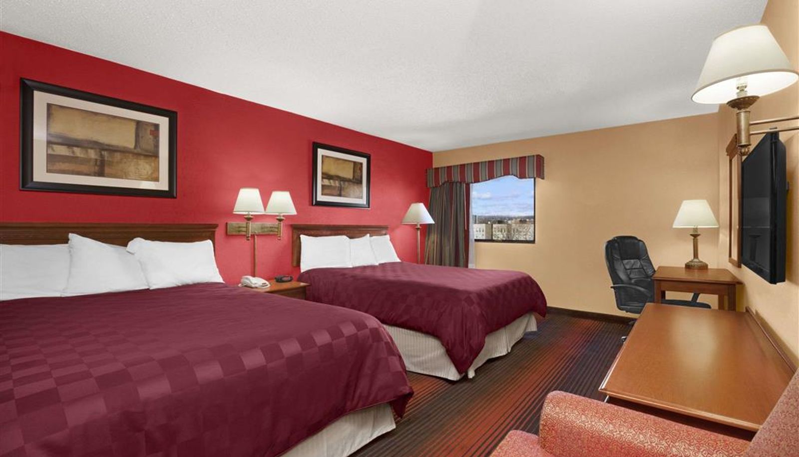 Camera - Ramada by Wyndham East Orange
