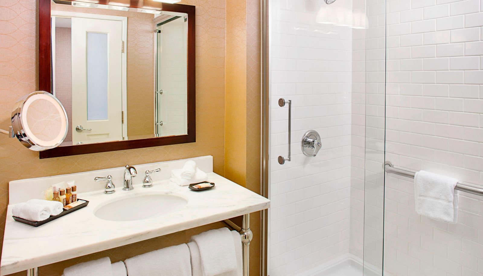 Room - Sheraton Rockville Hotel