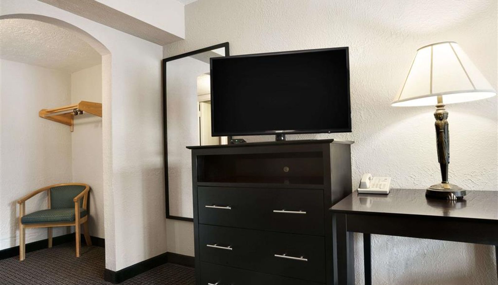 Zimmer - Travelodge by Wyndham Traverse City MI