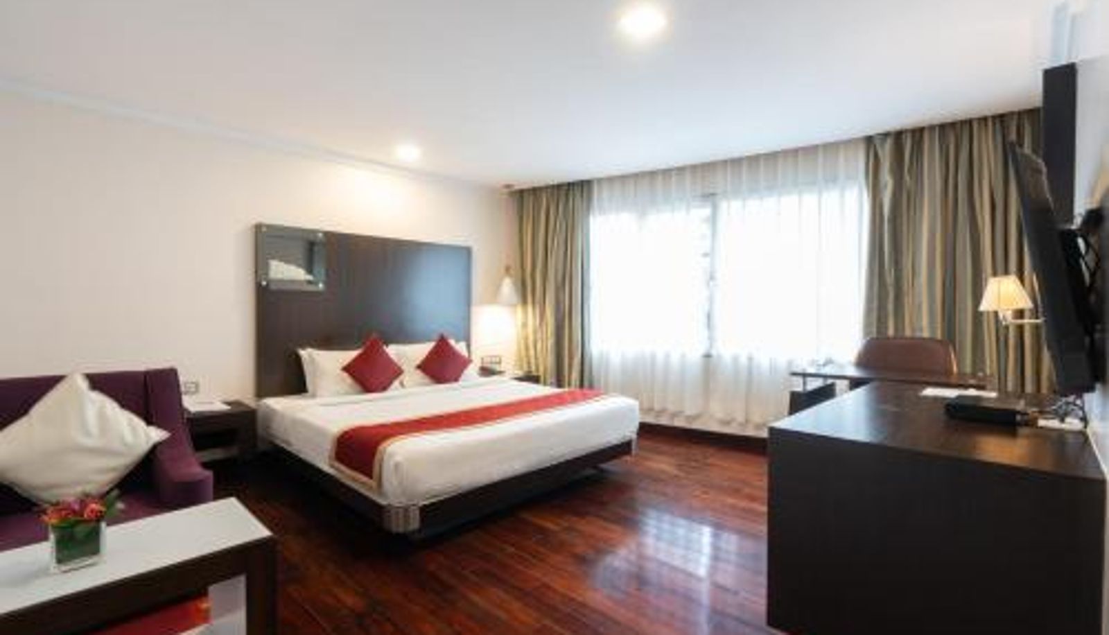 Zimmer - 37th Crescent Hotel Bengaluru