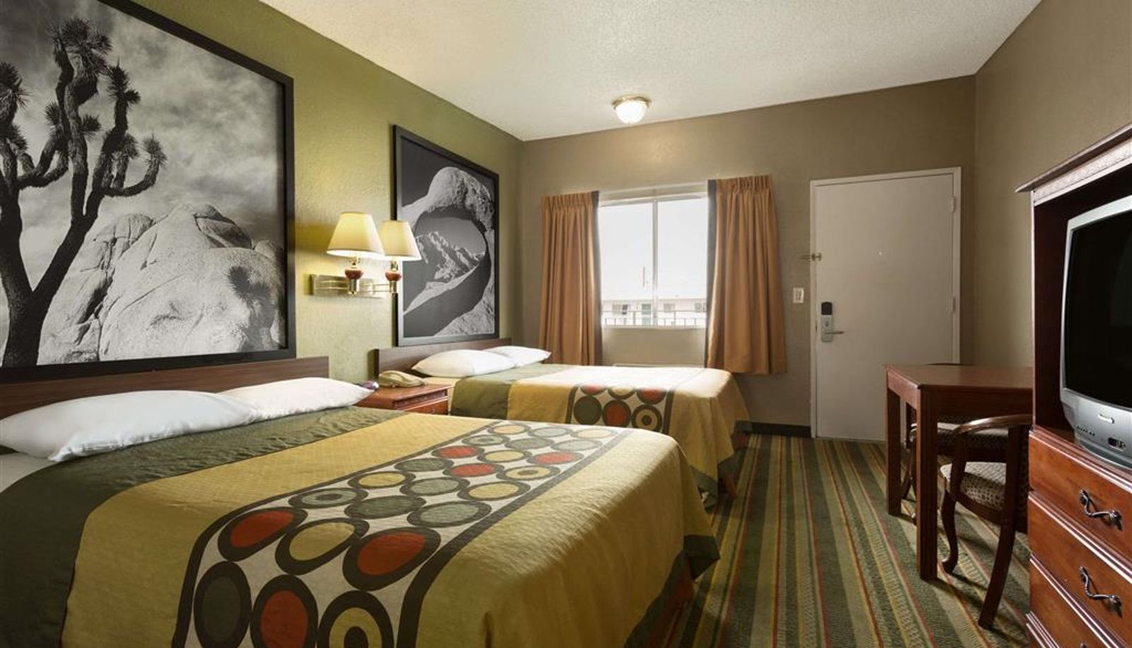 Room - Super 8 by Wyndham Ridgecrest