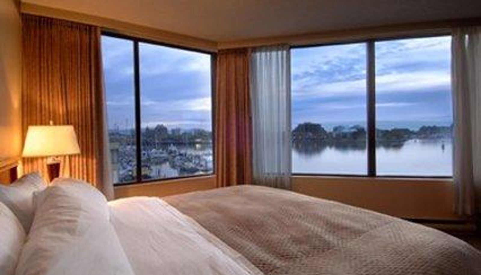 Room - Victoria Regent Waterfront