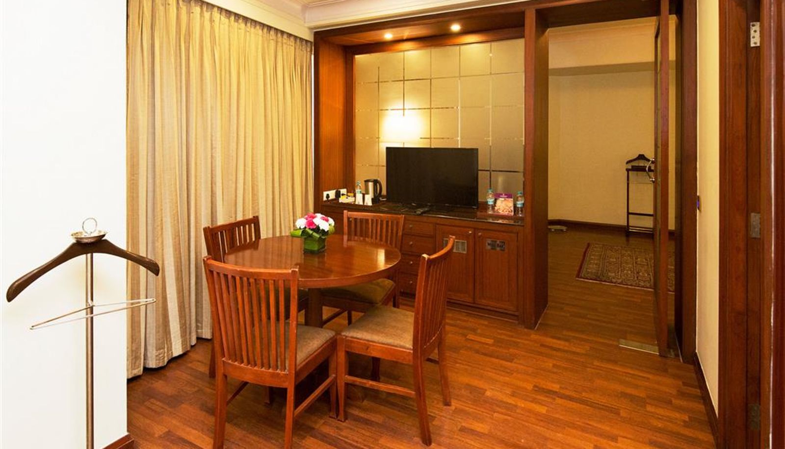 Room - Clarion Hotel Bella Casa