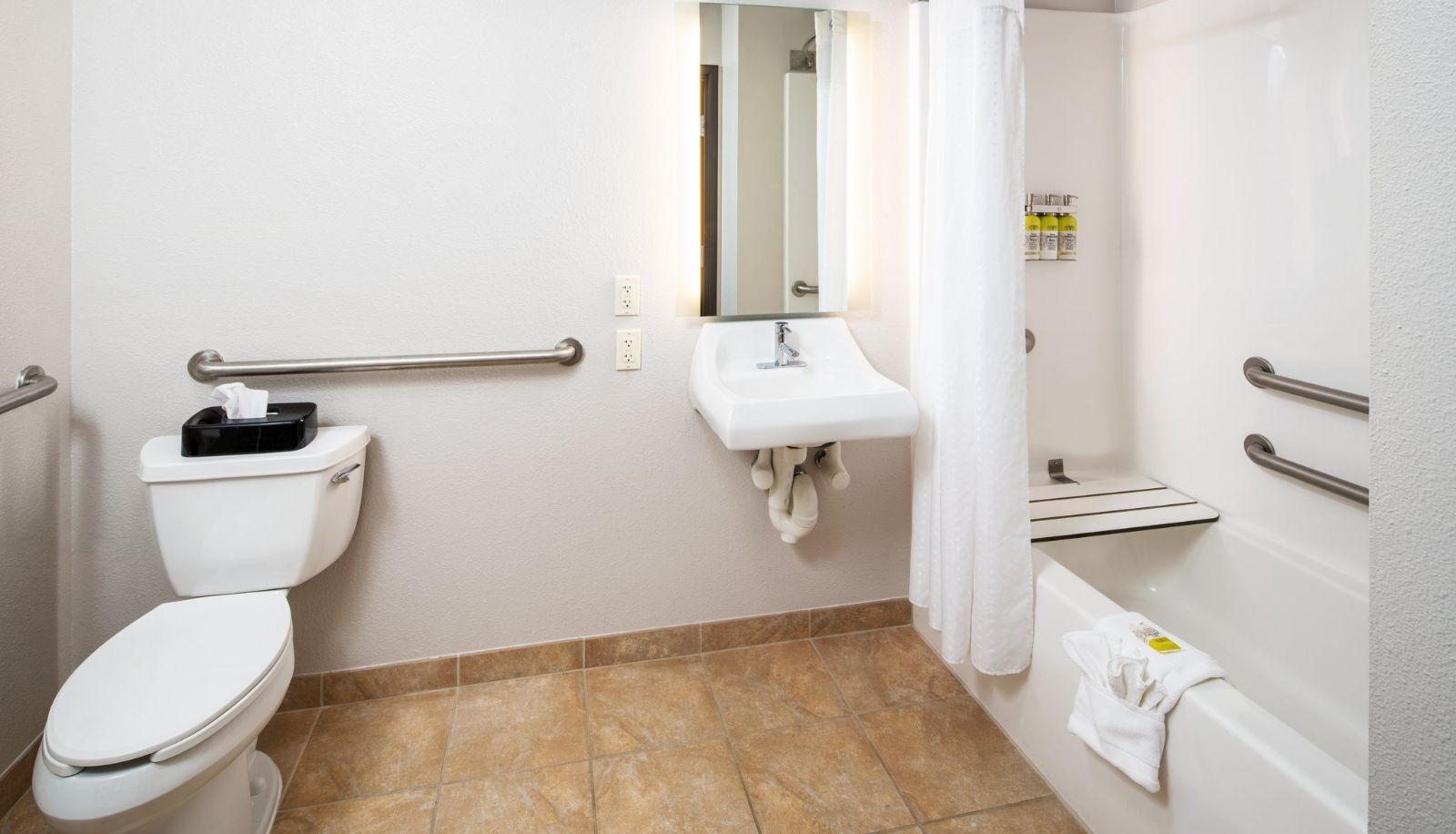 Room - Holiday Inn Express & Suites BELLEVUE (OMAHA AREA) by IHG