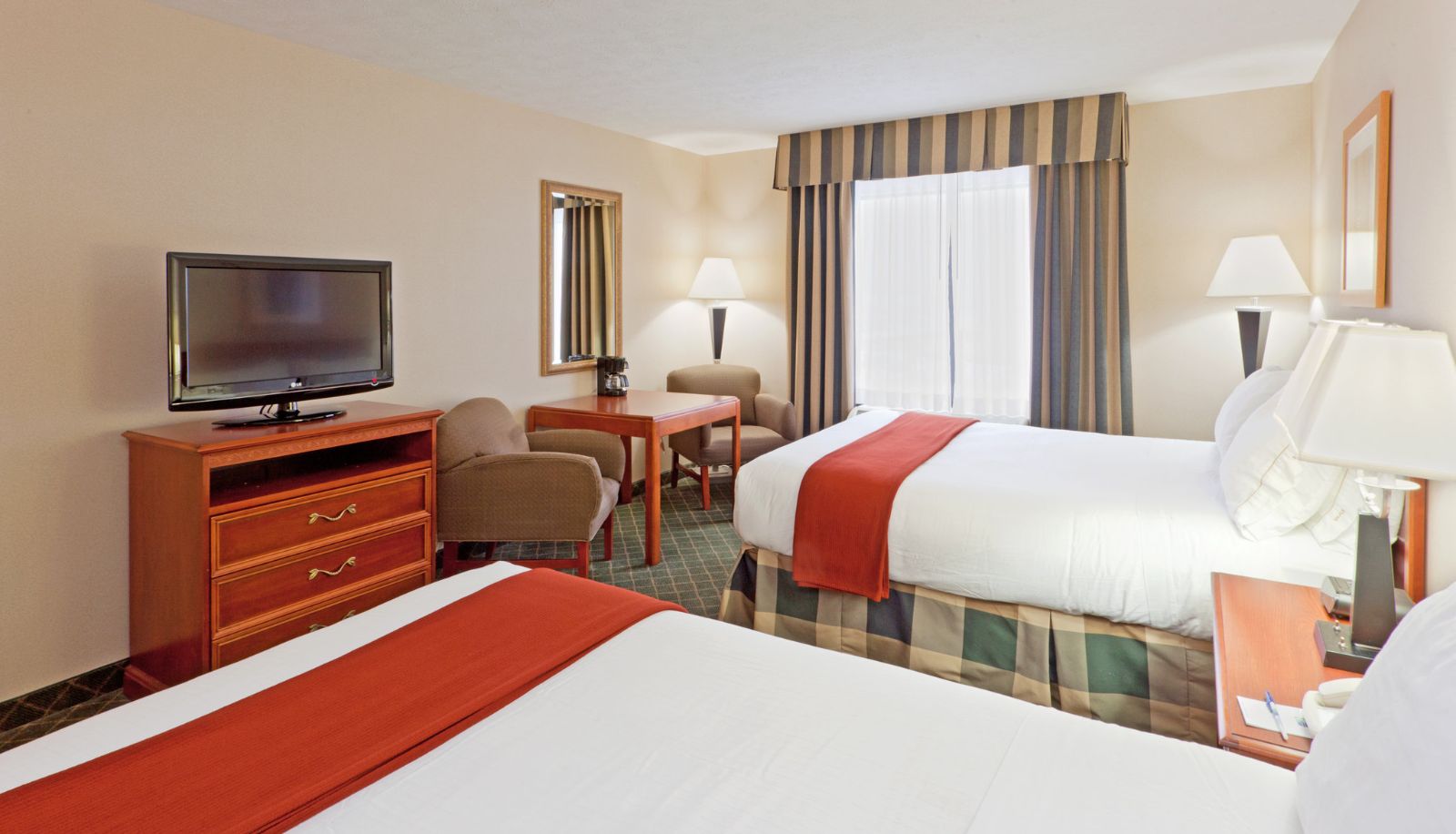 Room - Holiday Inn Express & Suites KENT - UNIVERSITY AREA by IHG