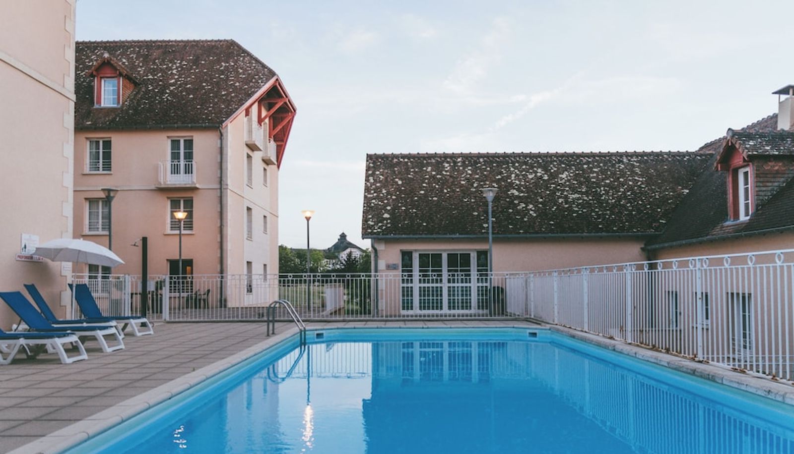 Pool - Terres de France - Appart'Hotel La Roche-Posay Residence de Tourisme