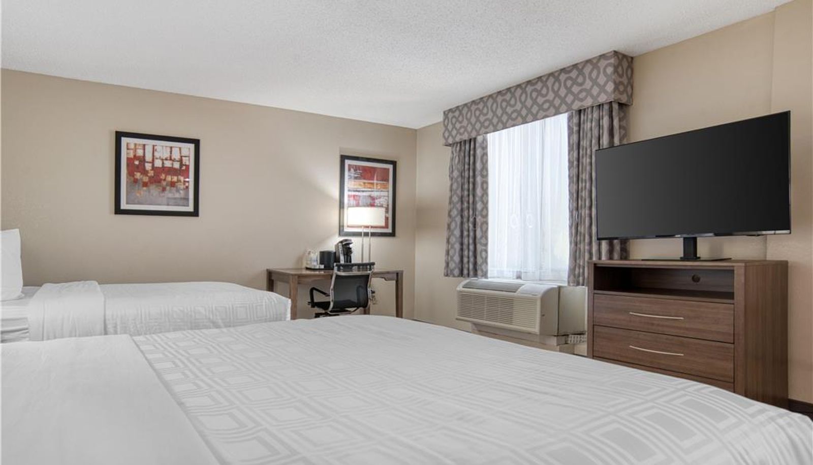 Room - Best Western Plus Philadelphia-Choctaw Hotel and Suites