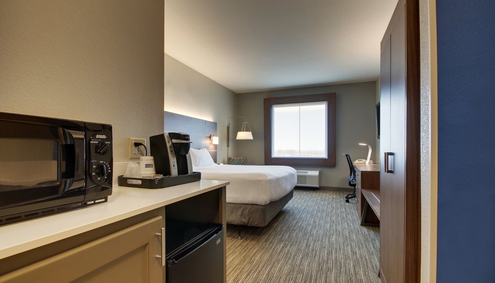 Room - Holiday Inn Express & Suites VERNON COLLEGE AREA (HWY 287) by IHG