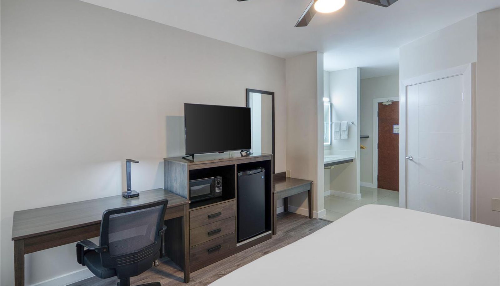 Camera - HOM Hotel Gainesville SureStay Collection by Best Western