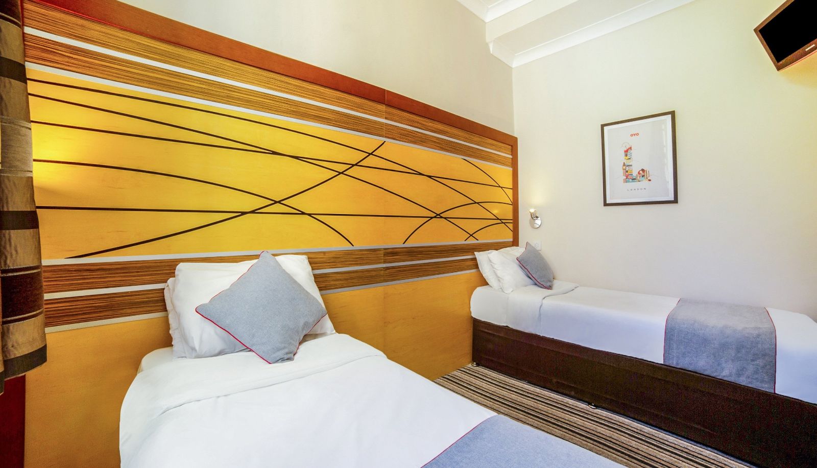Zimmer - OYO Vegas Hotel